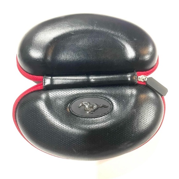 Very rare & unique vintage Ford mustang polarized sunglasses & case - Picture 9 of 10